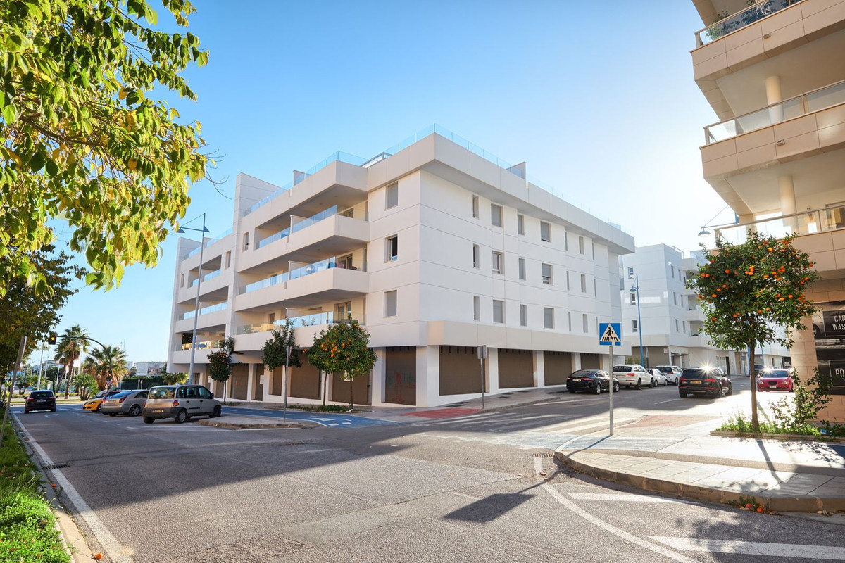 3 Bed, 2 Bath, ApartmentFor Sale, San Pedro de Alcantara, Malaga
