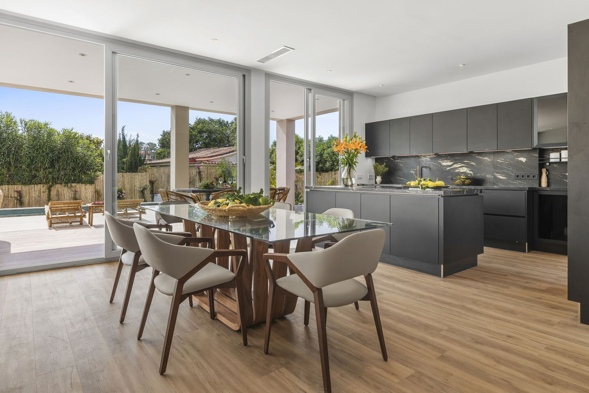 5 Bed, 5 Bath, HouseFor Sale, San Pedro de Alcantara, Malaga