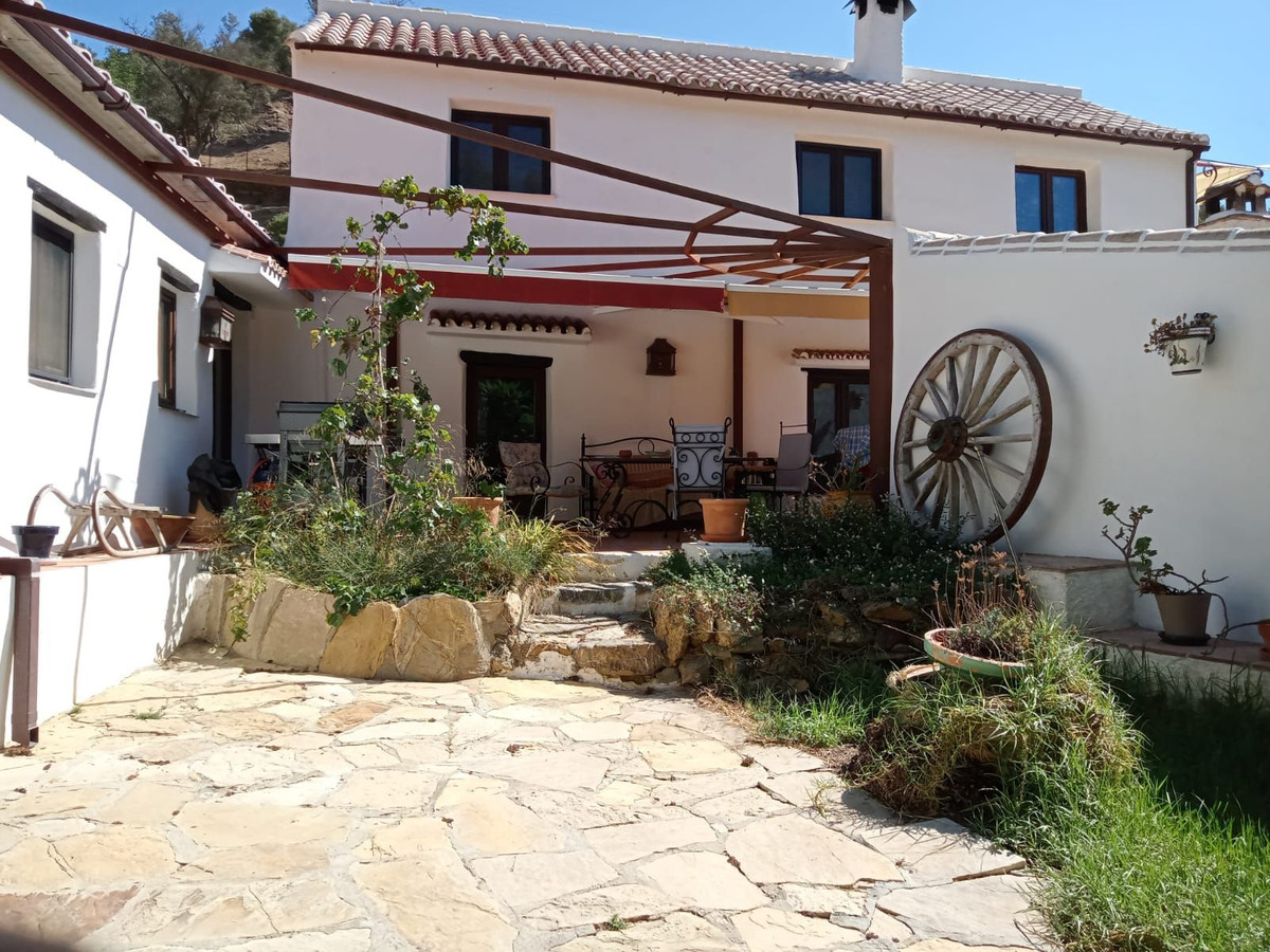4 Bed, 2 Bath, HouseFor Sale, Casares, Malaga