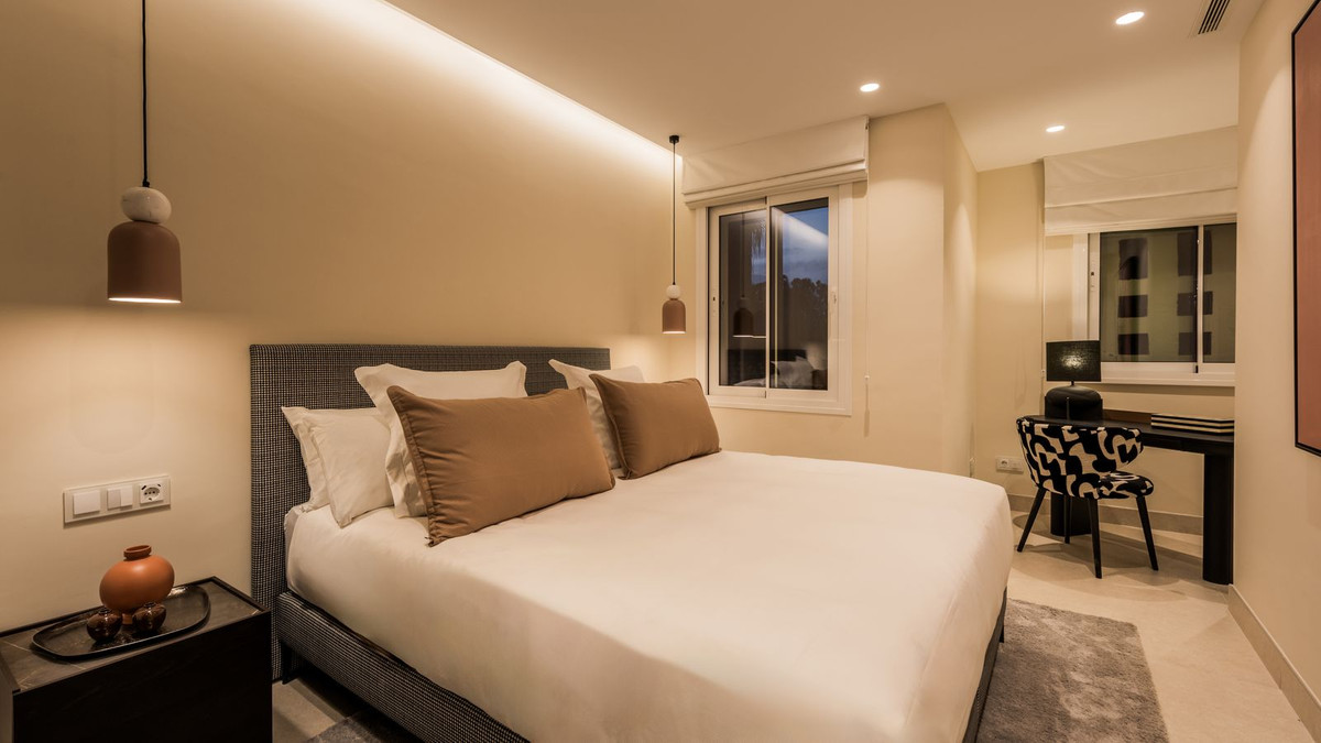 3 Bed, 2 Bath, ApartmentFor Sale, Estepona, Malaga