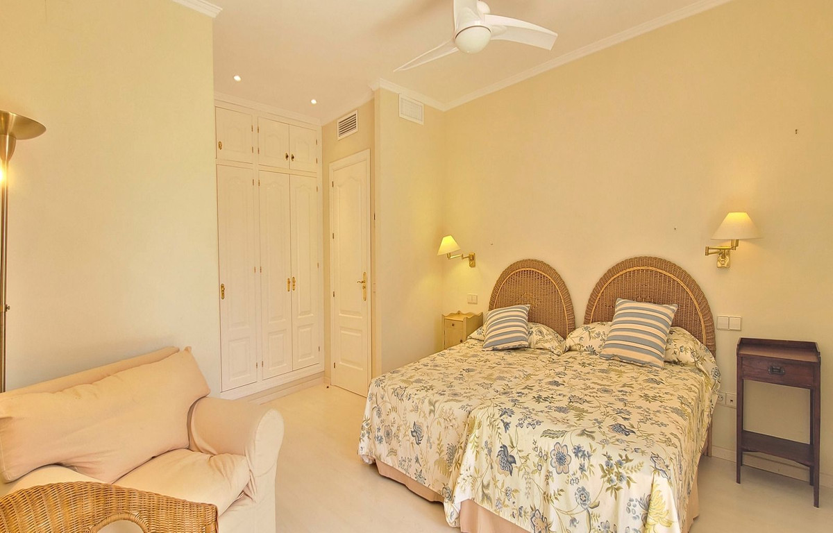 5 Bed, 4 Bath, HouseFor Sale, The Golden Mile, Malaga