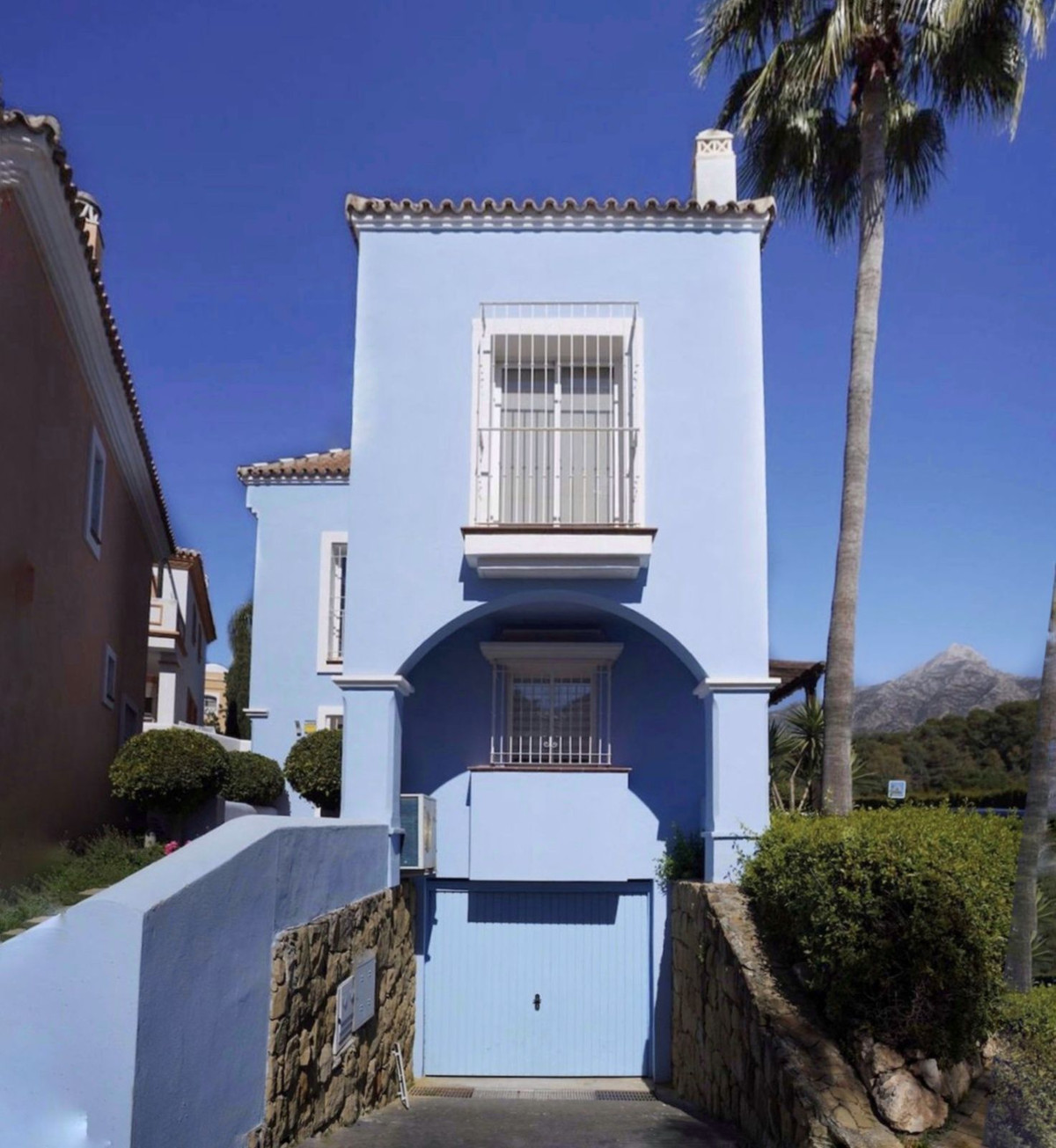 2 Bed, 2 Bath, HouseFor Sale, Aloha, Malaga