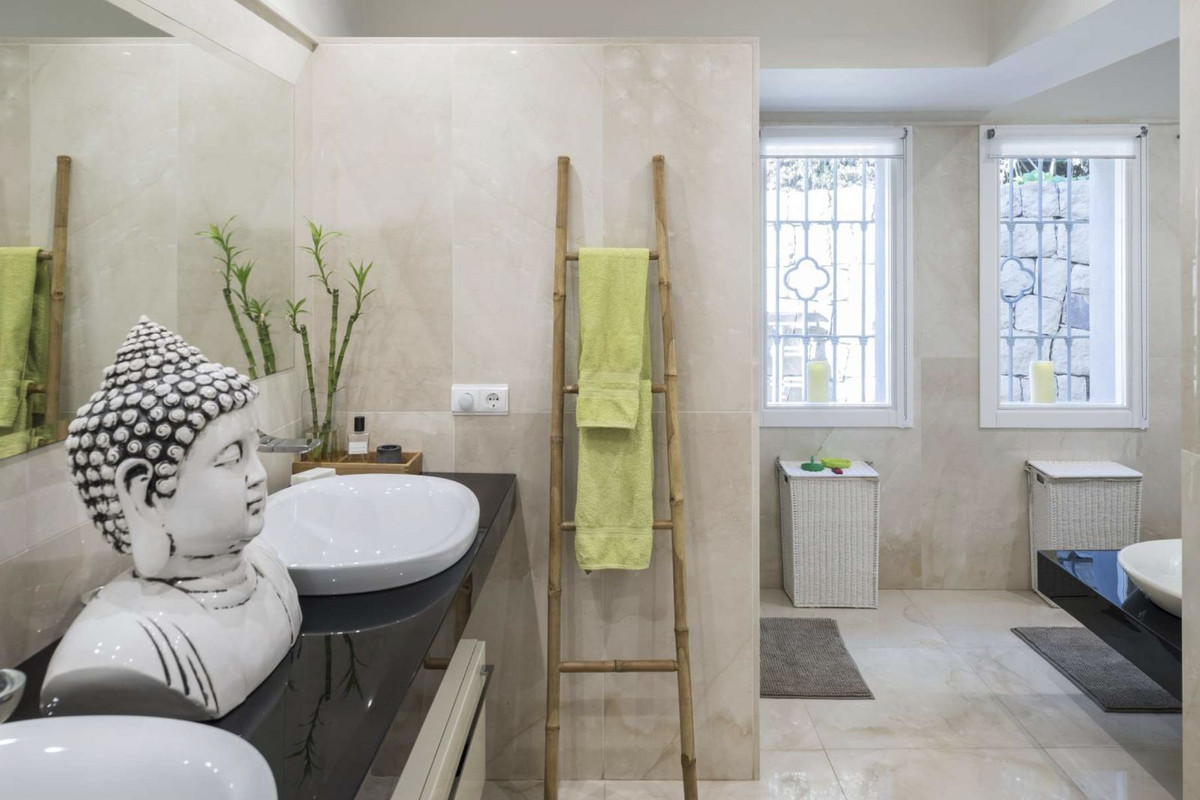 3 Bed, 2 Bath, HouseFor Sale, La Quinta, Malaga