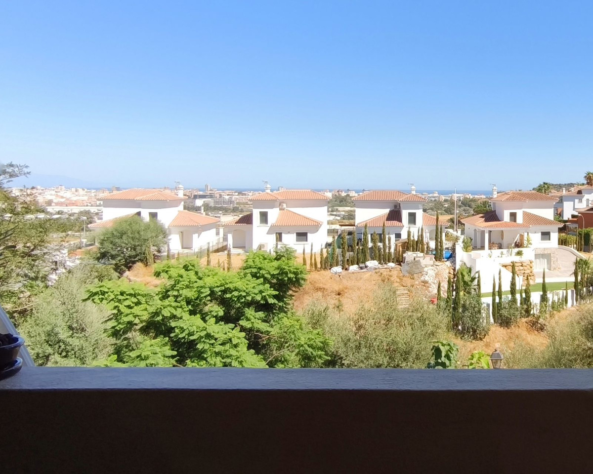 2 Bed, 1 Bath, ApartmentFor Sale, Cerros del Aguila, Malaga