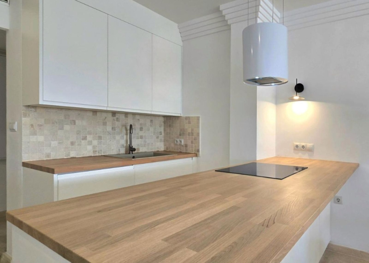 3 Bed, 2 Bath, ApartmentFor Sale, Marbella, Malaga