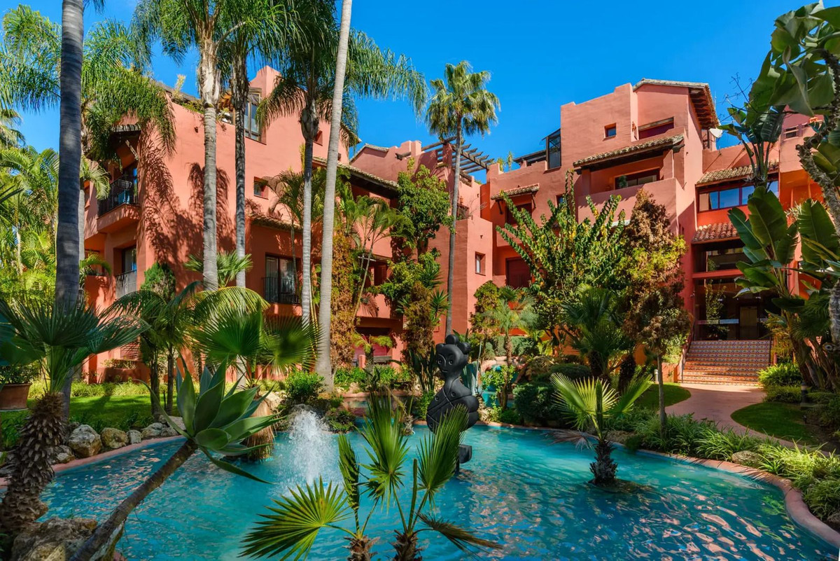 2 Bed, 2 Bath, ApartmentFor Sale, Elviria, Malaga