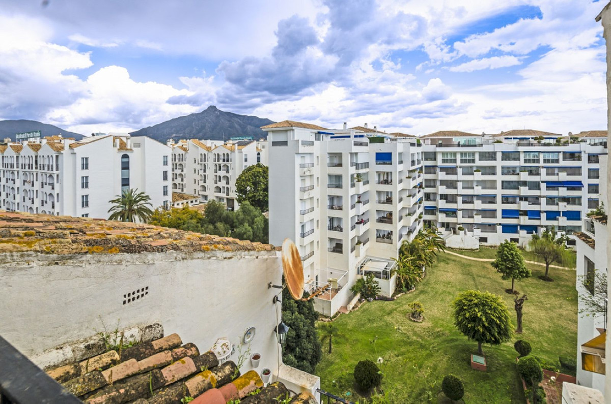 3 Bed, 3 Bath, ApartmentFor Sale, Puerto Banus, Malaga