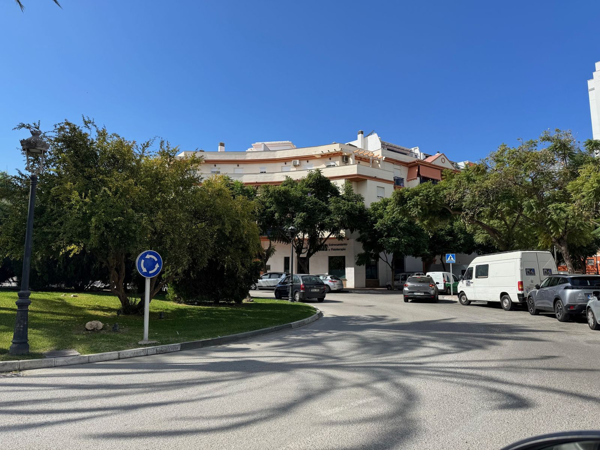 4 Bed, 3 Bath, ApartmentFor Sale, Estepona, Malaga