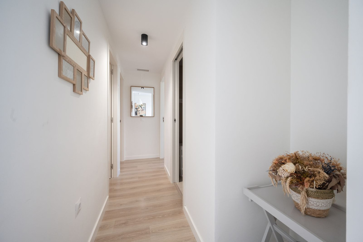 3 Bed, 2 Bath, ApartmentFor Sale, Nueva Andalucia, Malaga