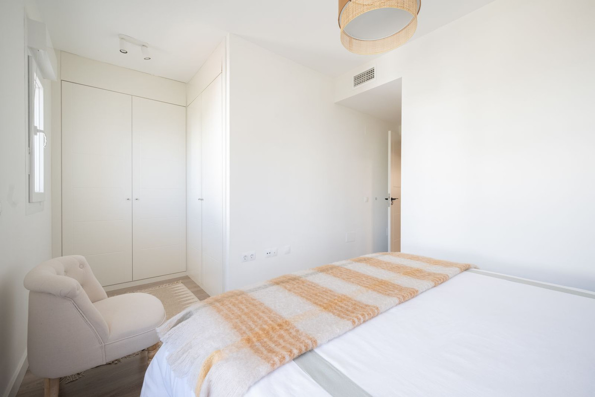 3 Bed, 2 Bath, ApartmentFor Sale, Nueva Andalucia, Malaga