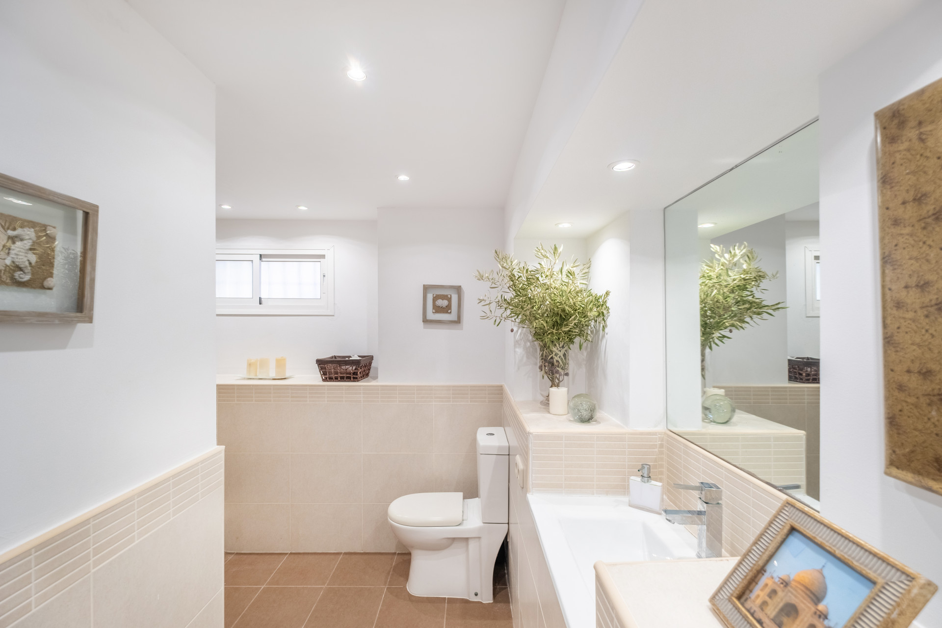 3 Bed, 2 Bath, HouseFor Sale, Istán, Malaga