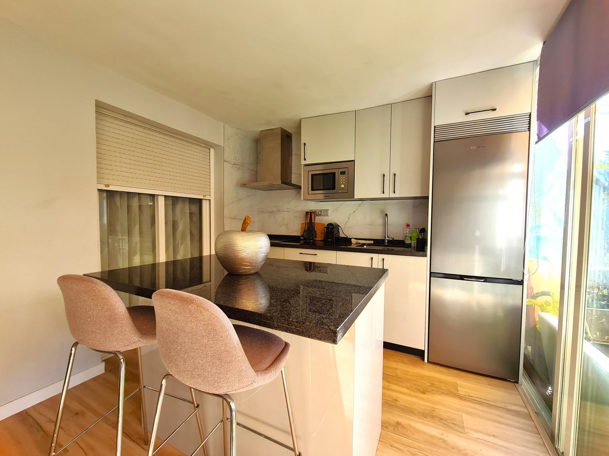 2 Bed, 1 Bath, ApartmentFor Sale, Calahonda, Malaga