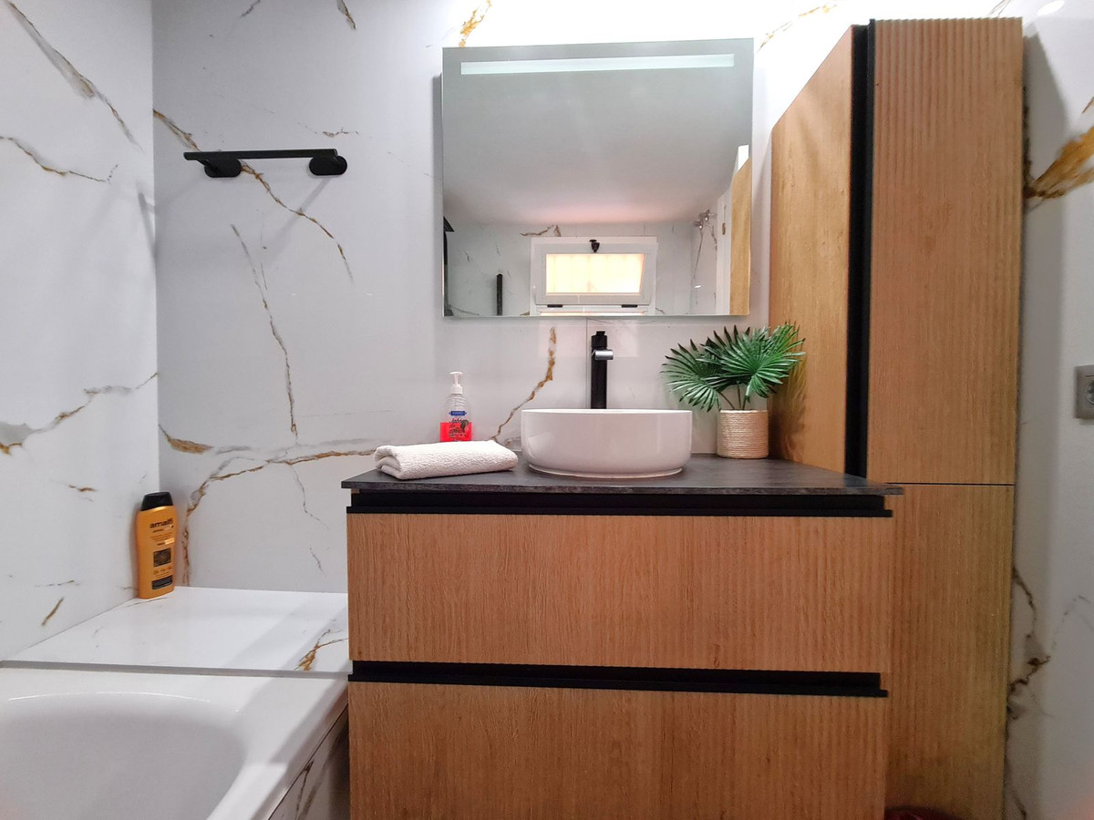 2 Bed, 1 Bath, ApartmentFor Sale, Calahonda, Malaga