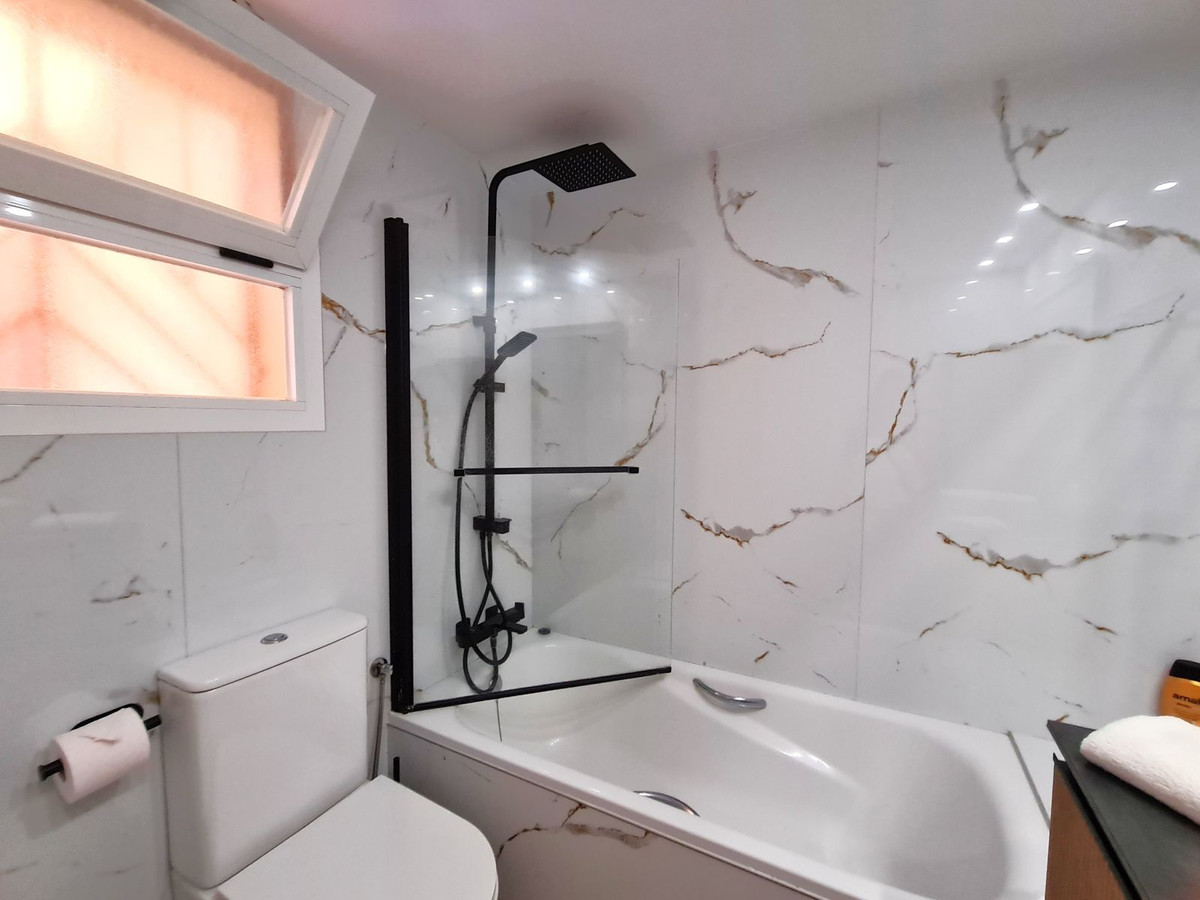 2 Bed, 1 Bath, ApartmentFor Sale, Calahonda, Malaga