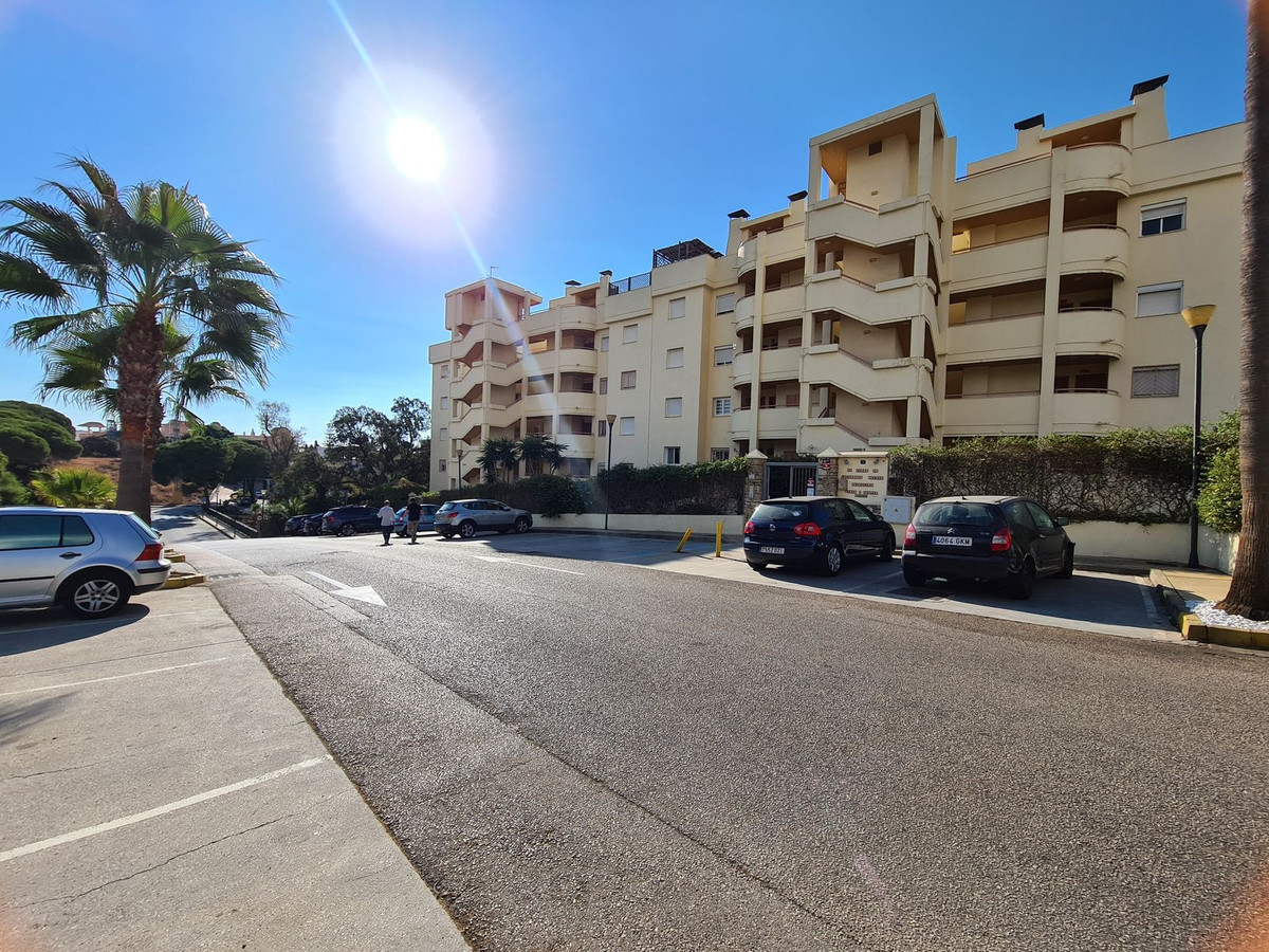 2 Bed, 1 Bath, ApartmentFor Sale, Calahonda, Malaga