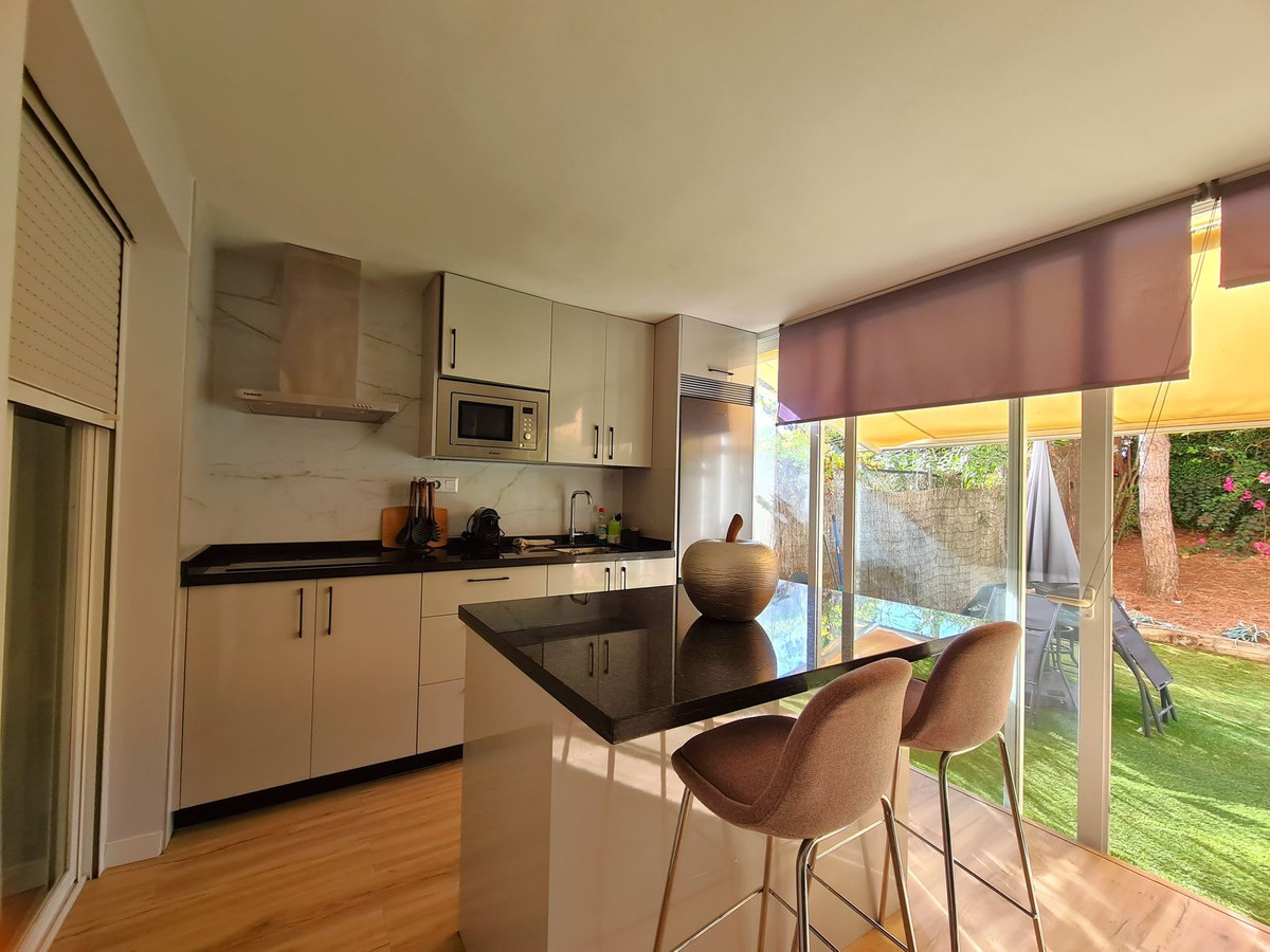 2 Bed, 1 Bath, ApartmentFor Sale, Calahonda, Malaga