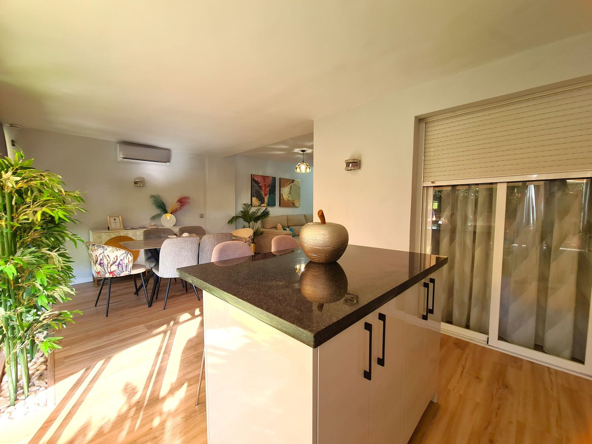 2 Bed, 1 Bath, ApartmentFor Sale, Calahonda, Malaga