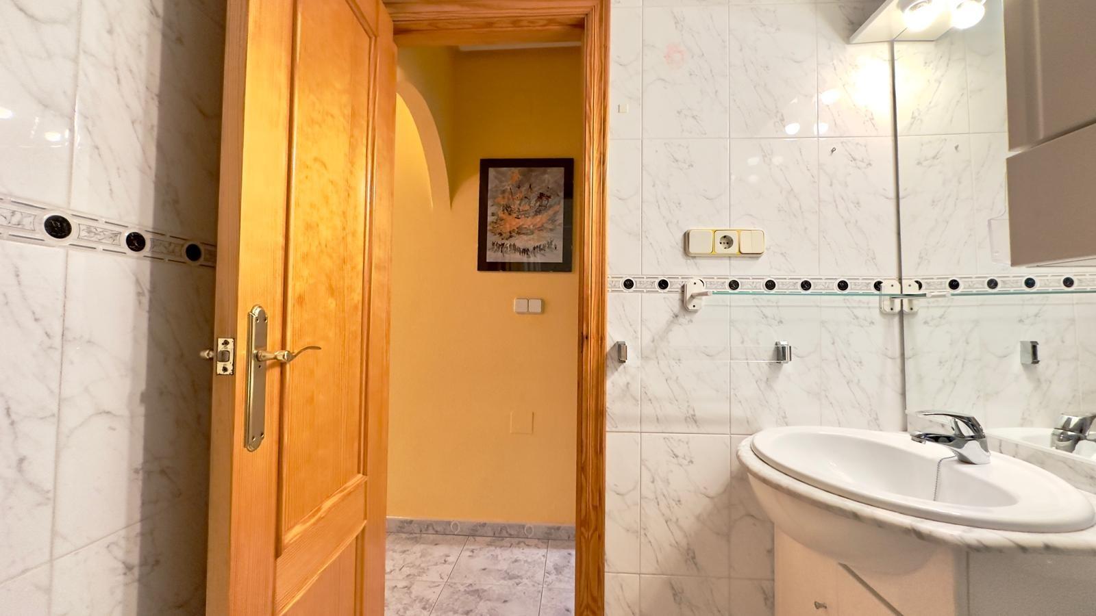 2 Bed, 1 Bath, ApartmentFor Sale, Torrevieja, Alicante