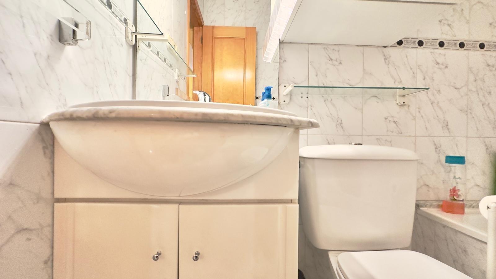 2 Bed, 1 Bath, ApartmentFor Sale, Torrevieja, Alicante