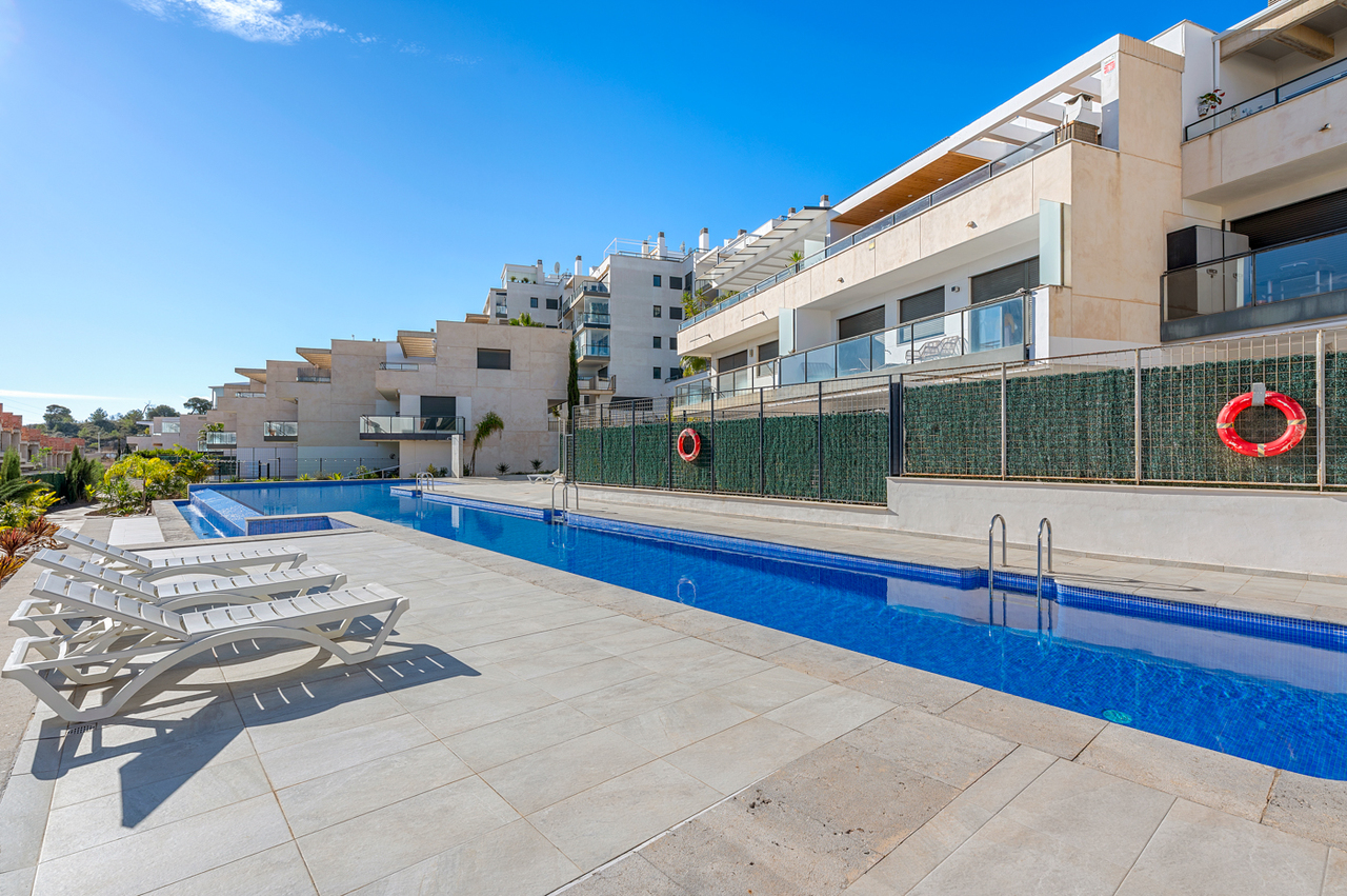 2 Bed, 1 Bath, ApartmentFor Sale, Campoamor, Alicante