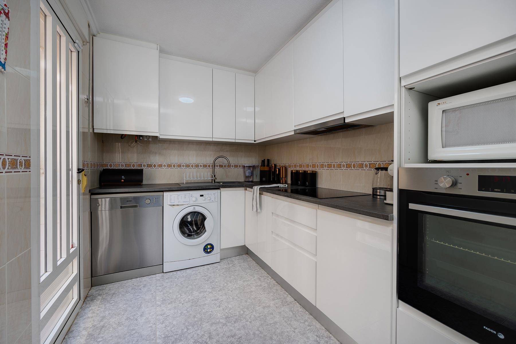 3 Bed, 2 Bath, HouseFor Sale, Torrevieja, Alicante