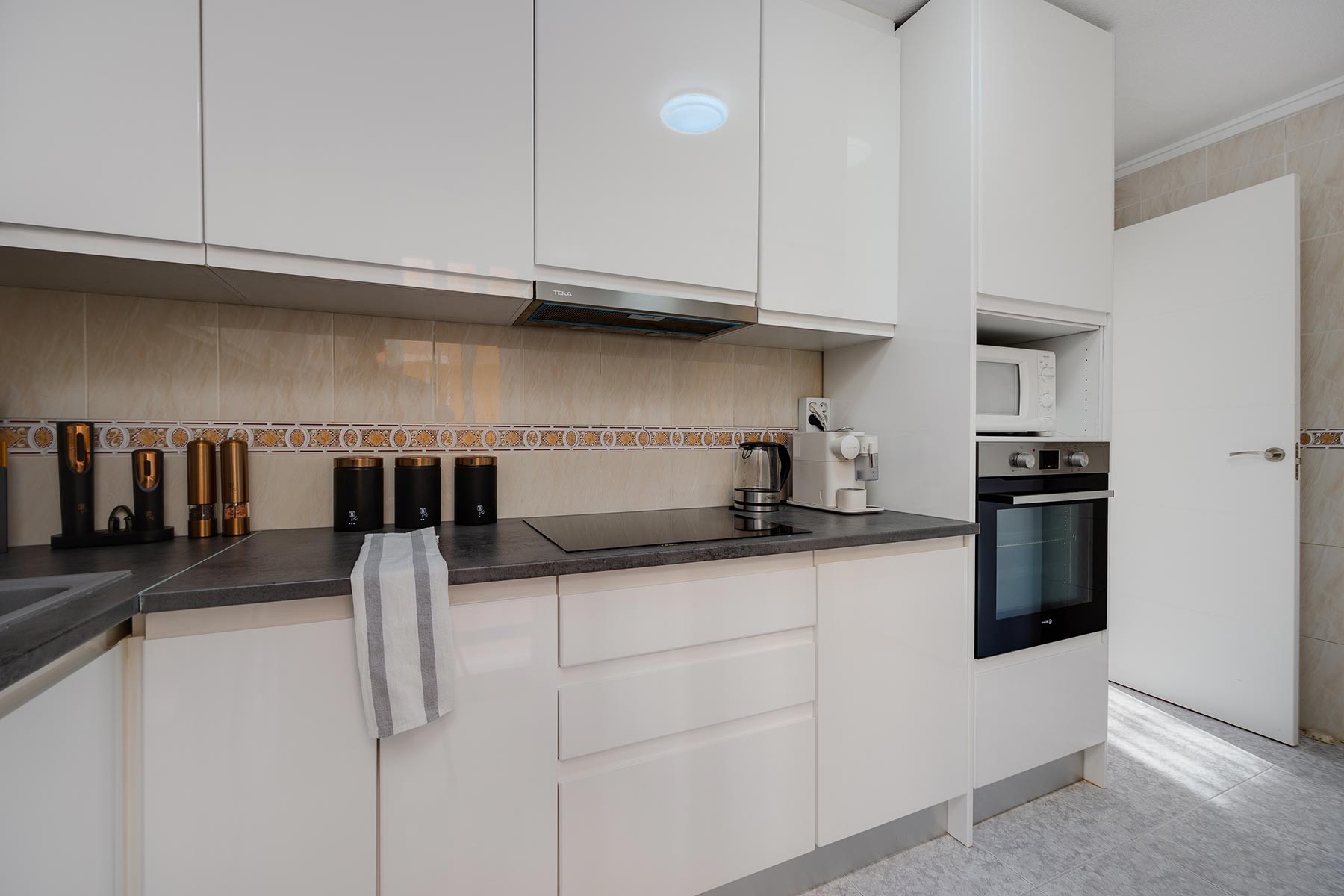 3 Bed, 2 Bath, HouseFor Sale, Torrevieja, Alicante