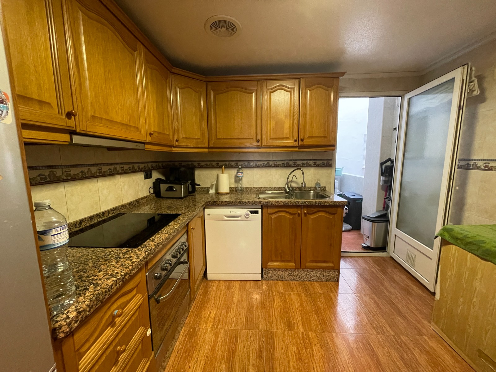 4 Bed, 2 Bath, ApartmentFor Sale, Torrevieja, Alicante