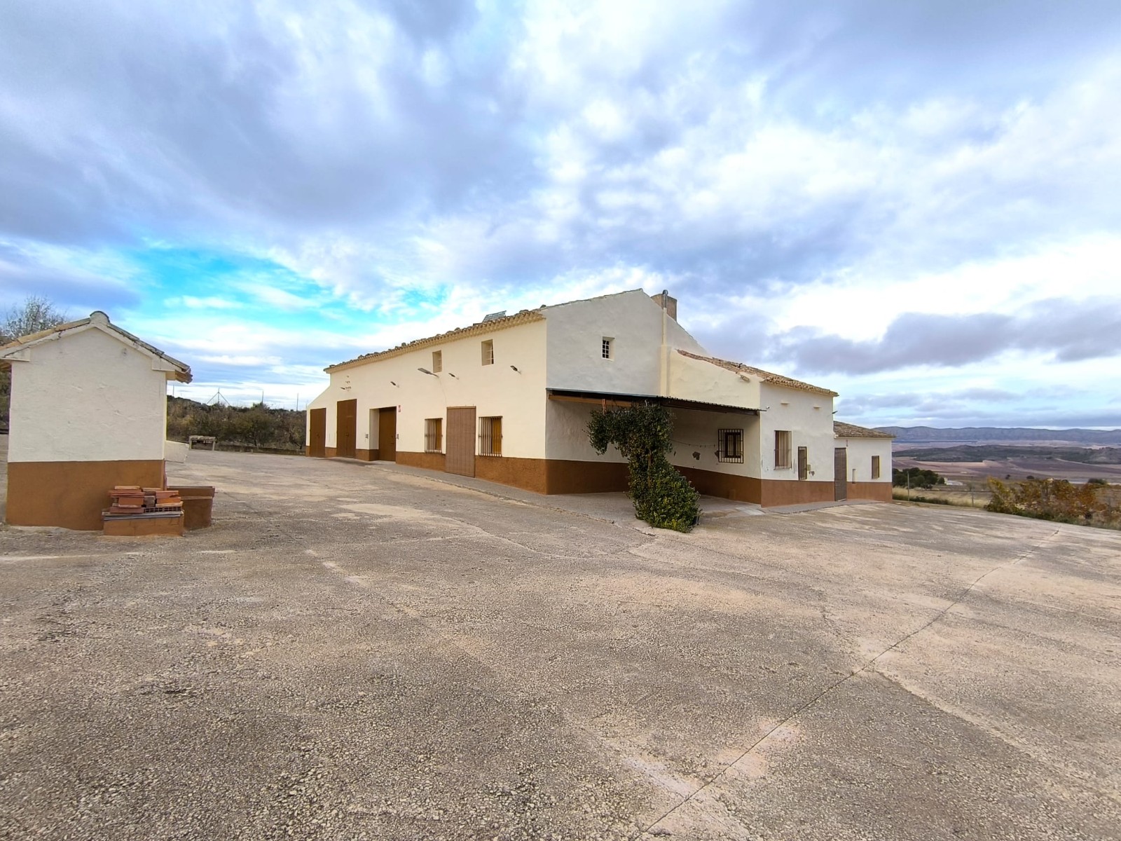 5 Bed, 1 Bath, HouseFor Sale, Yecla, Murcia