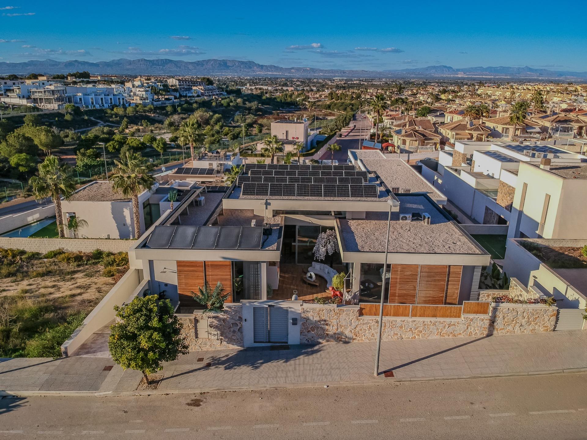 4 Bed, 3 Bath, HouseFor Sale, Benijofar, Alicante