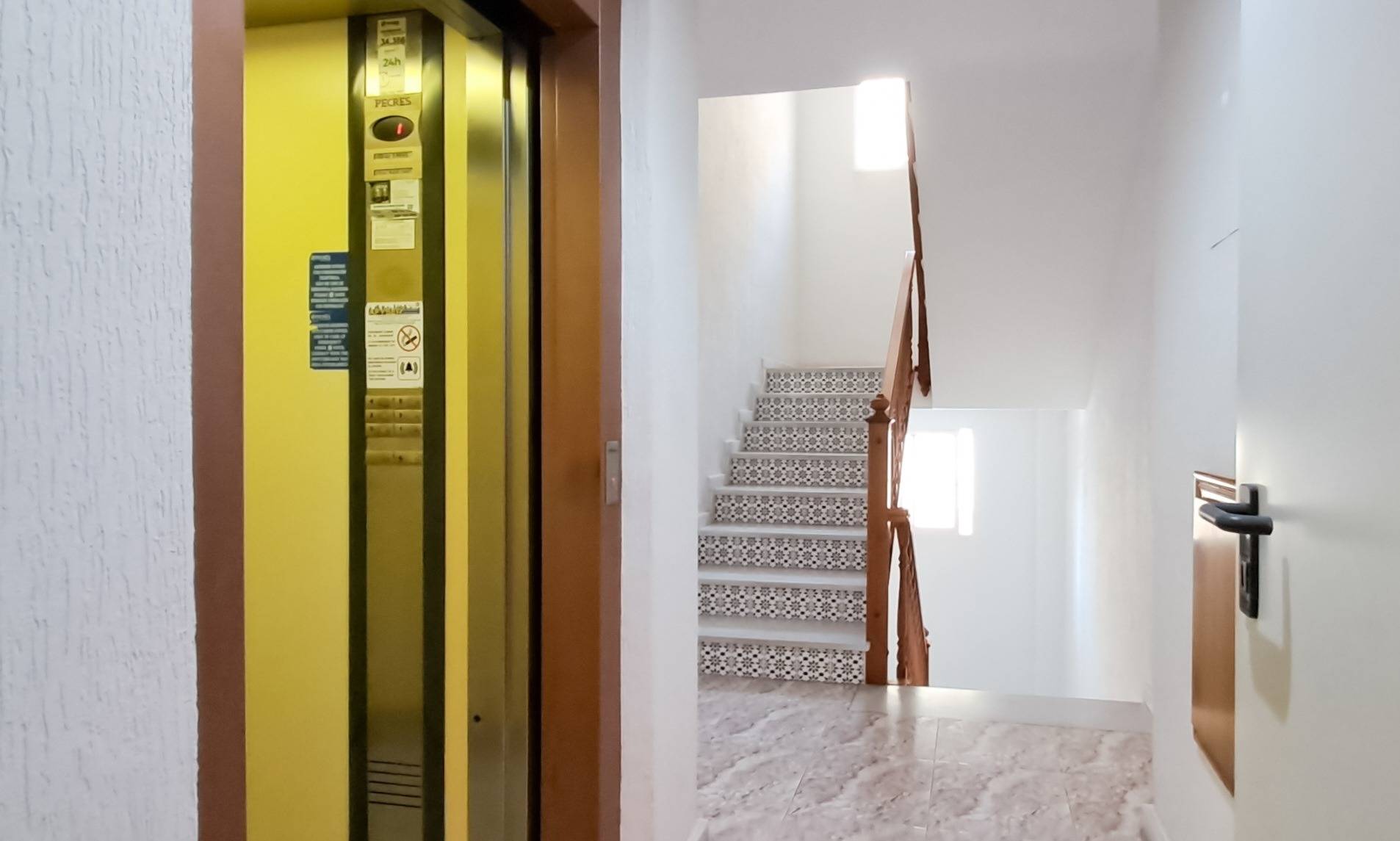 2 Bed, 1 Bath, ApartmentFor Sale, Torrevieja, Alicante