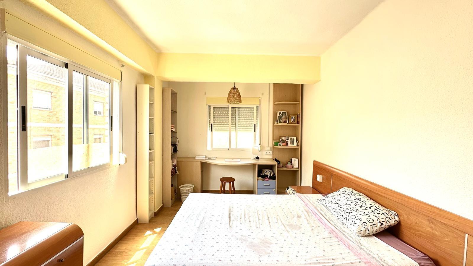 3 Bed, 1 Bath, ApartmentFor Sale, Torrevieja, Alicante