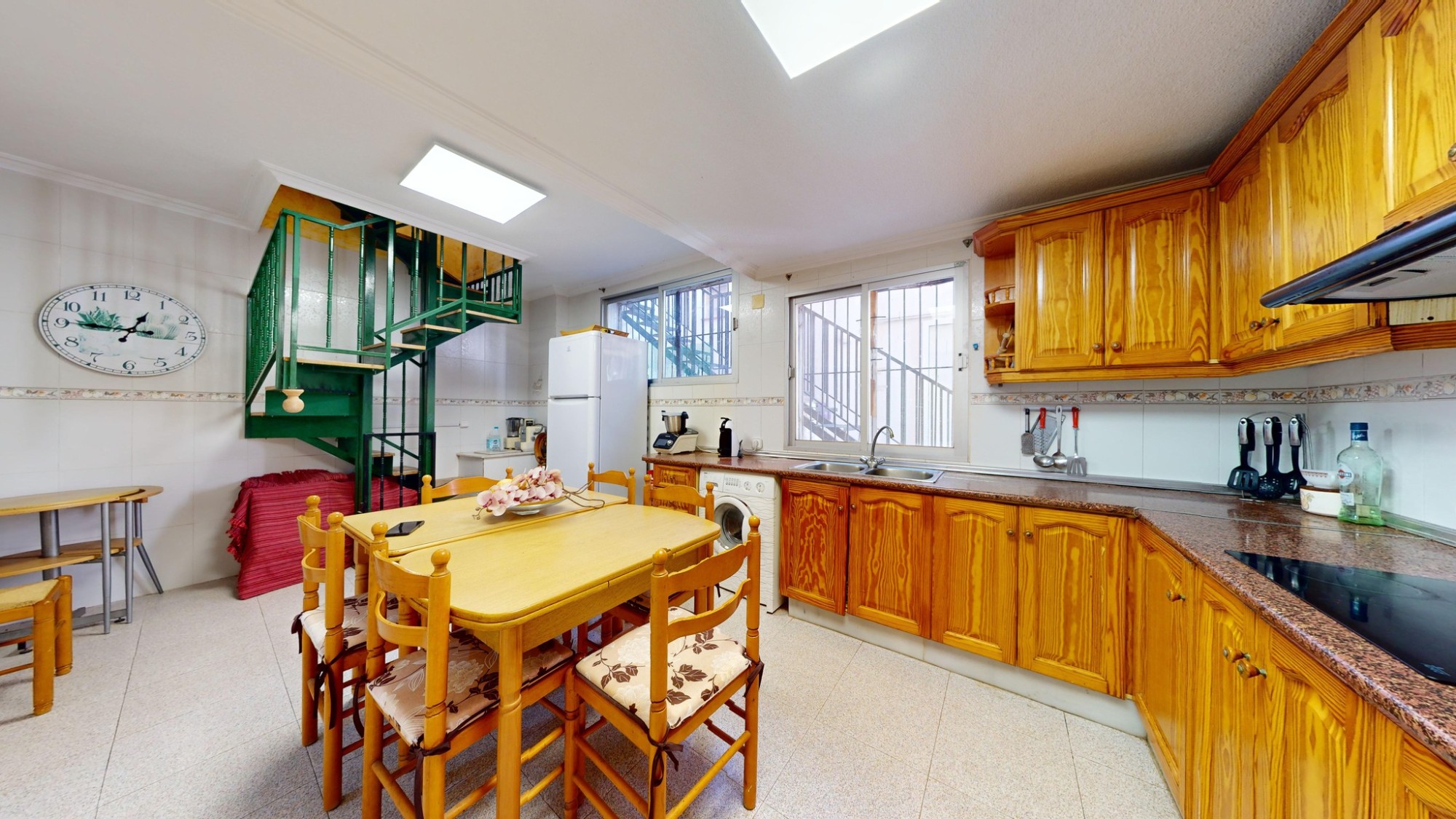 4 Bed, 2 Bath, HouseFor Sale, Crevillent, Alicante