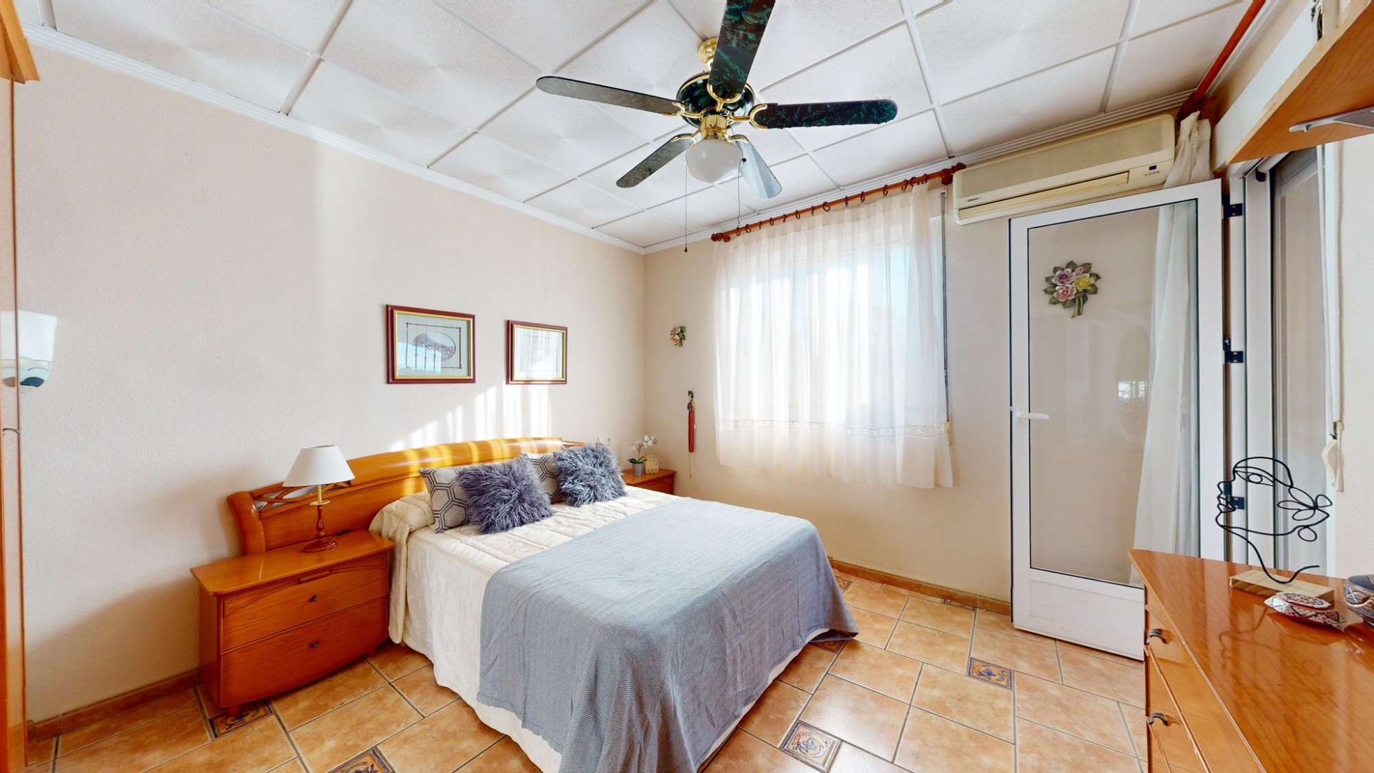 4 Bed, 2 Bath, HouseFor Sale, Crevillent, Alicante