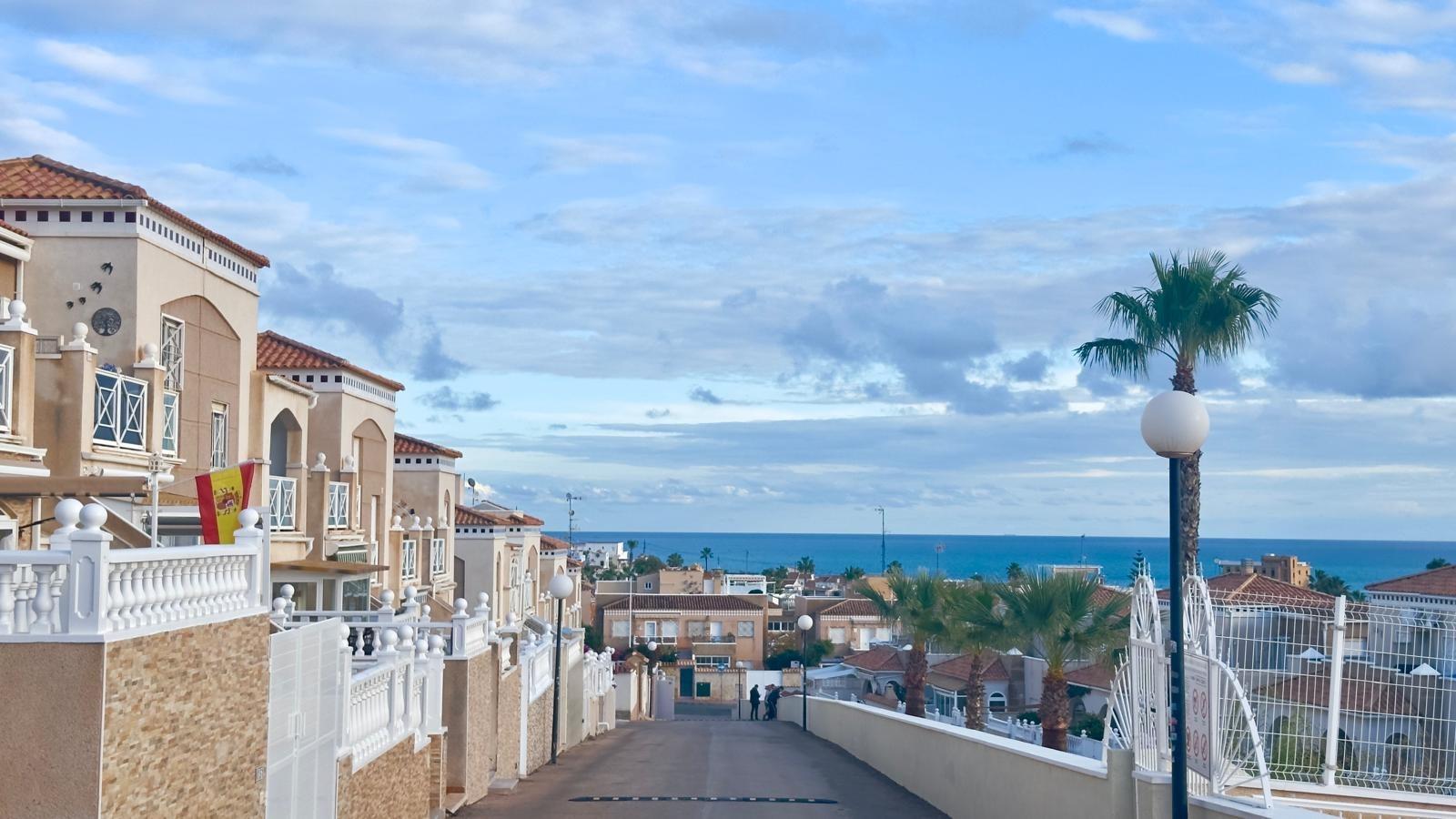 2 Bed, 1 Bath, HouseFor Sale, Torrevieja, Alicante