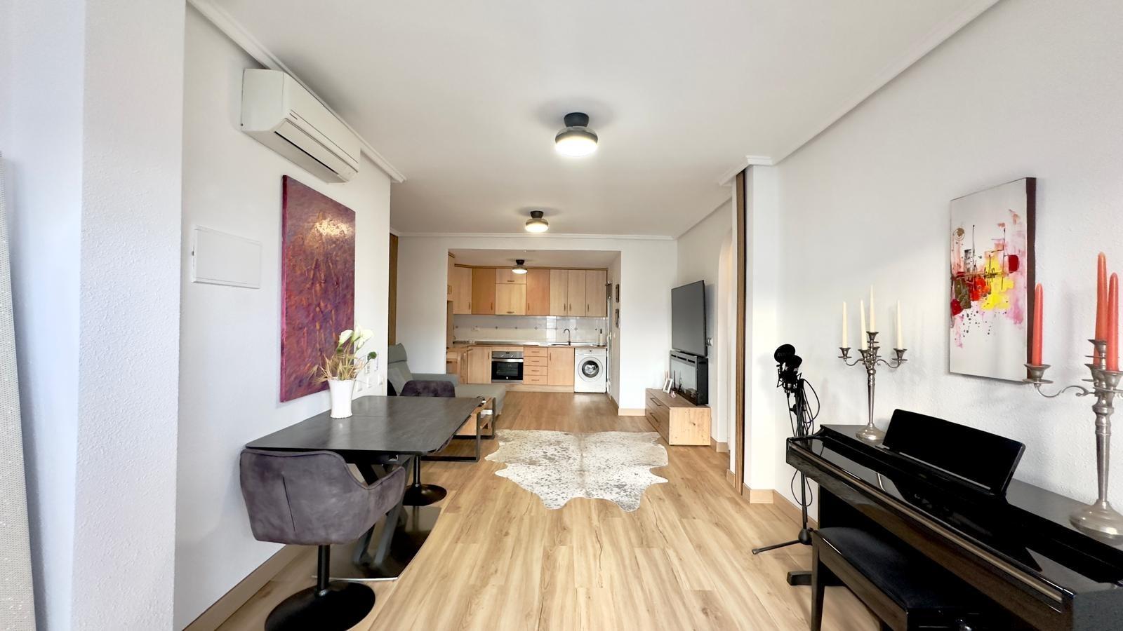 2 Bed, 1 Bath, HouseFor Sale, Torrevieja, Alicante