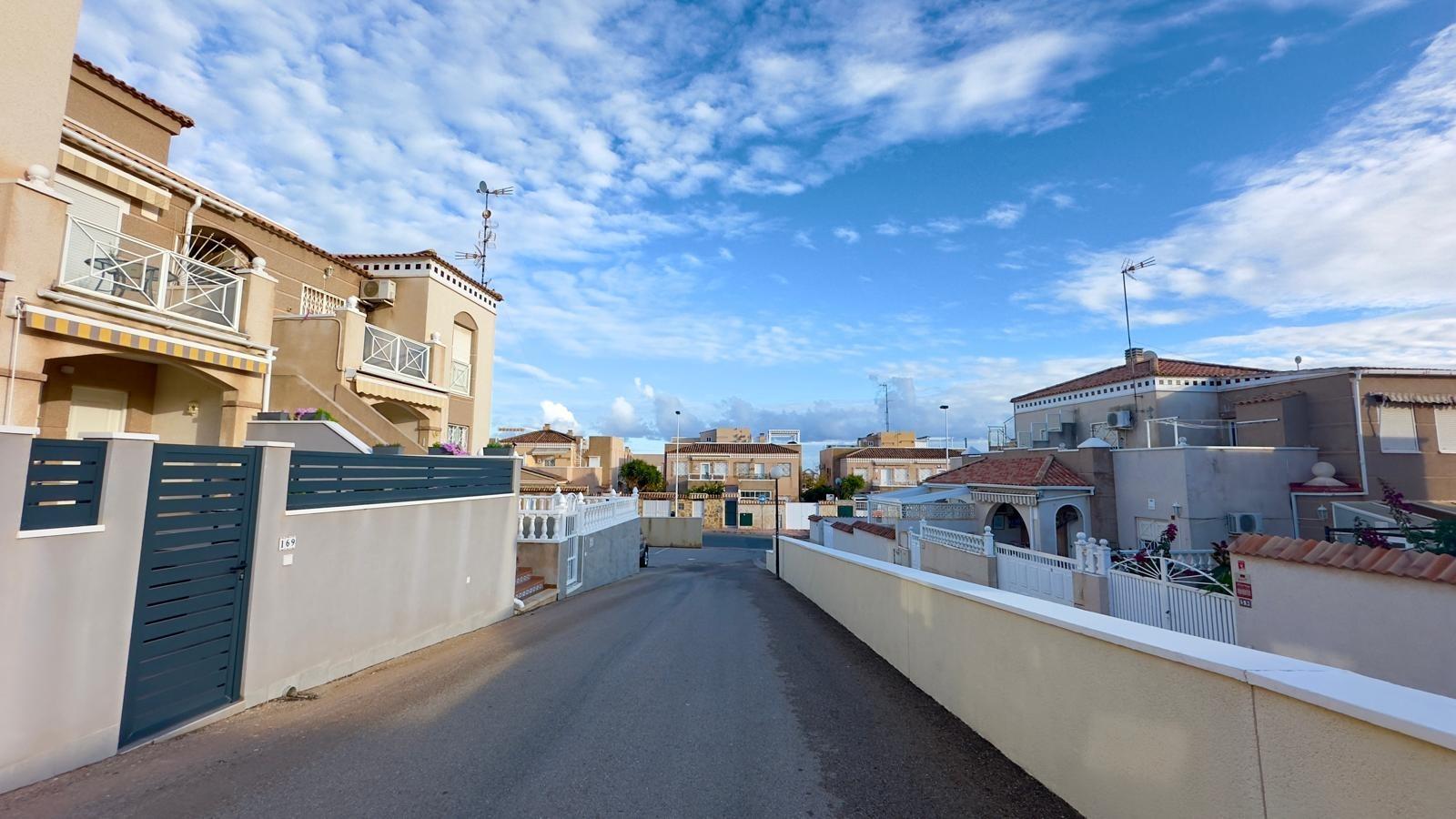 2 Bed, 1 Bath, HouseFor Sale, Torrevieja, Alicante