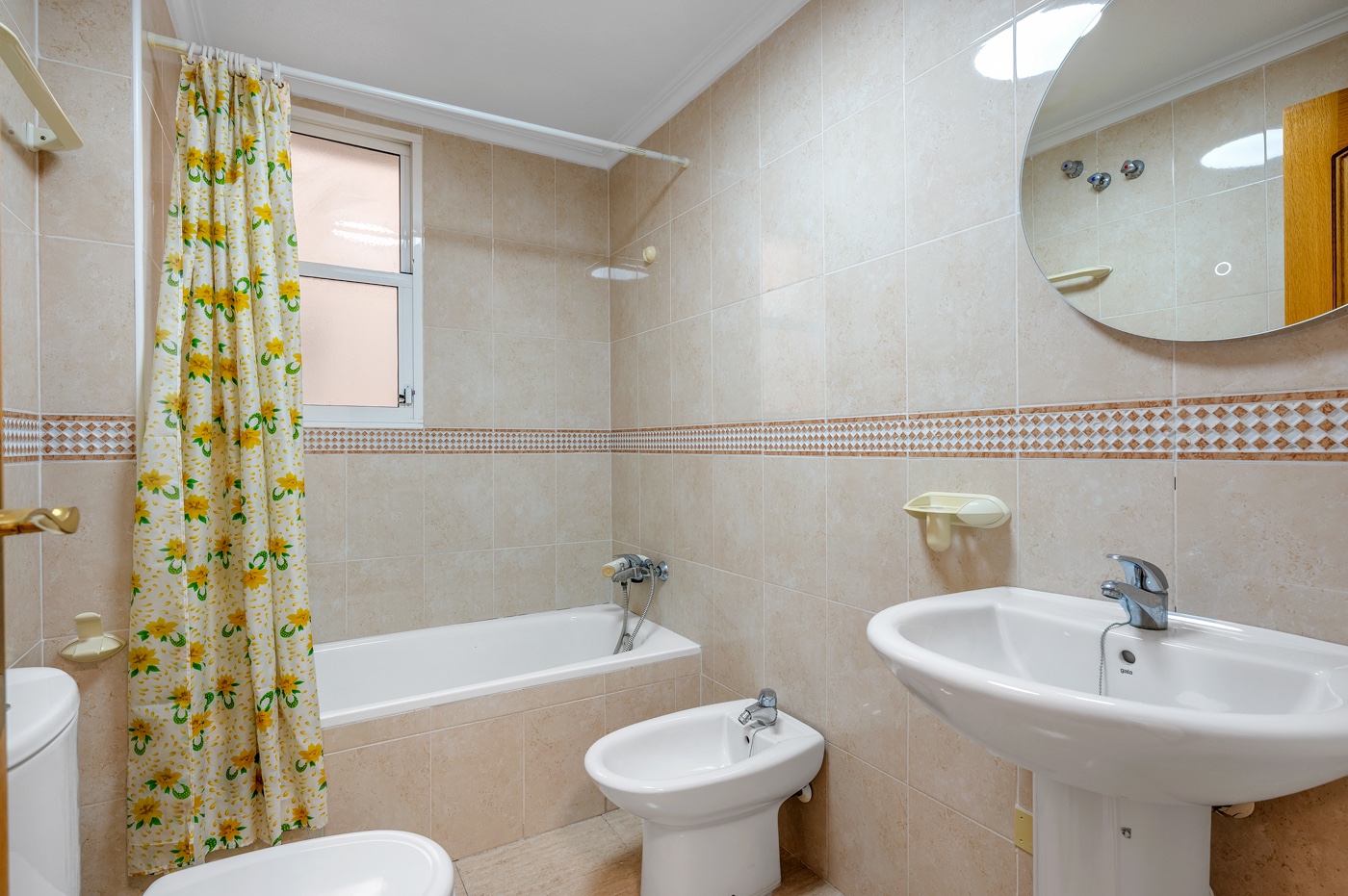 2 Bed, 1 Bath, ApartmentFor Sale, Torrevieja, Alicante