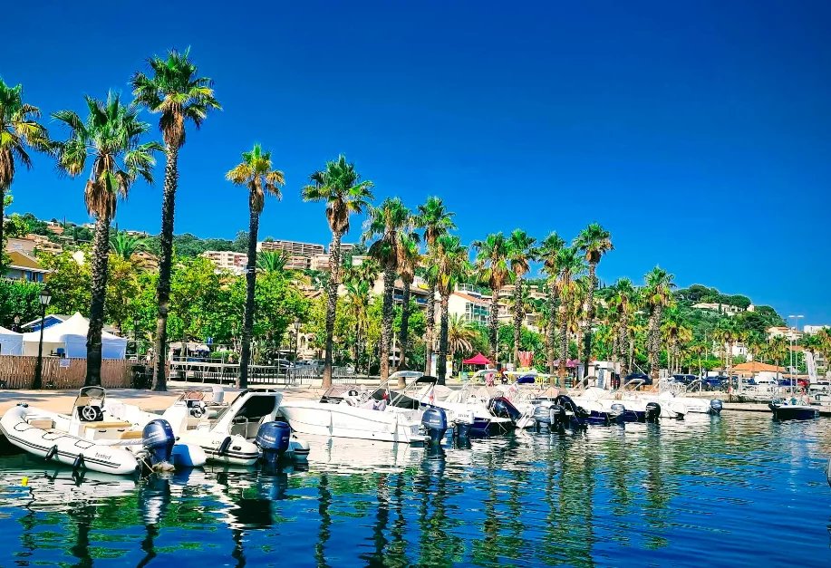 4 Bed, 3 Bath, HouseFor Sale, Le Lavandou, Var