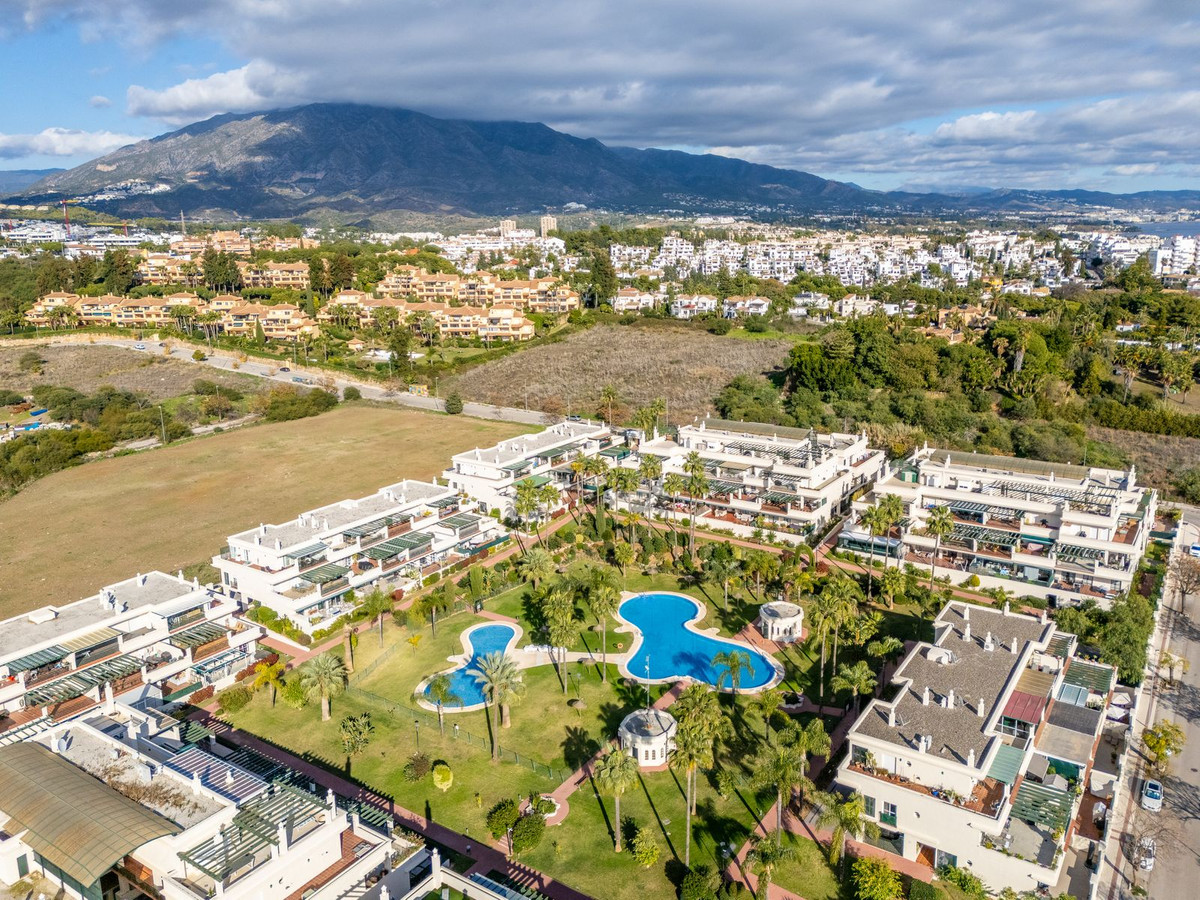 2 Bed, 2 Bath, ApartmentFor Sale, Nueva Andalucia, Malaga