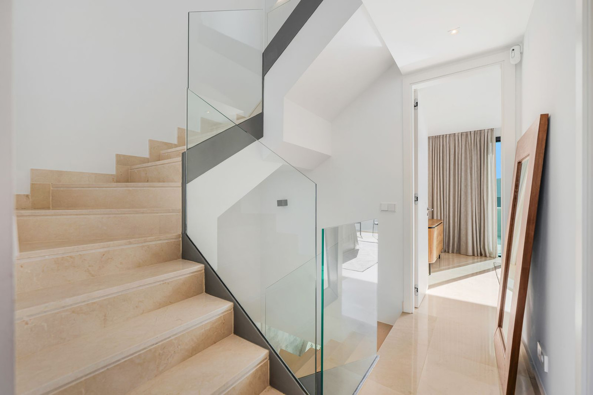 4 Bed, 3 Bath, HouseFor Sale, La Cala de Mijas, Malaga