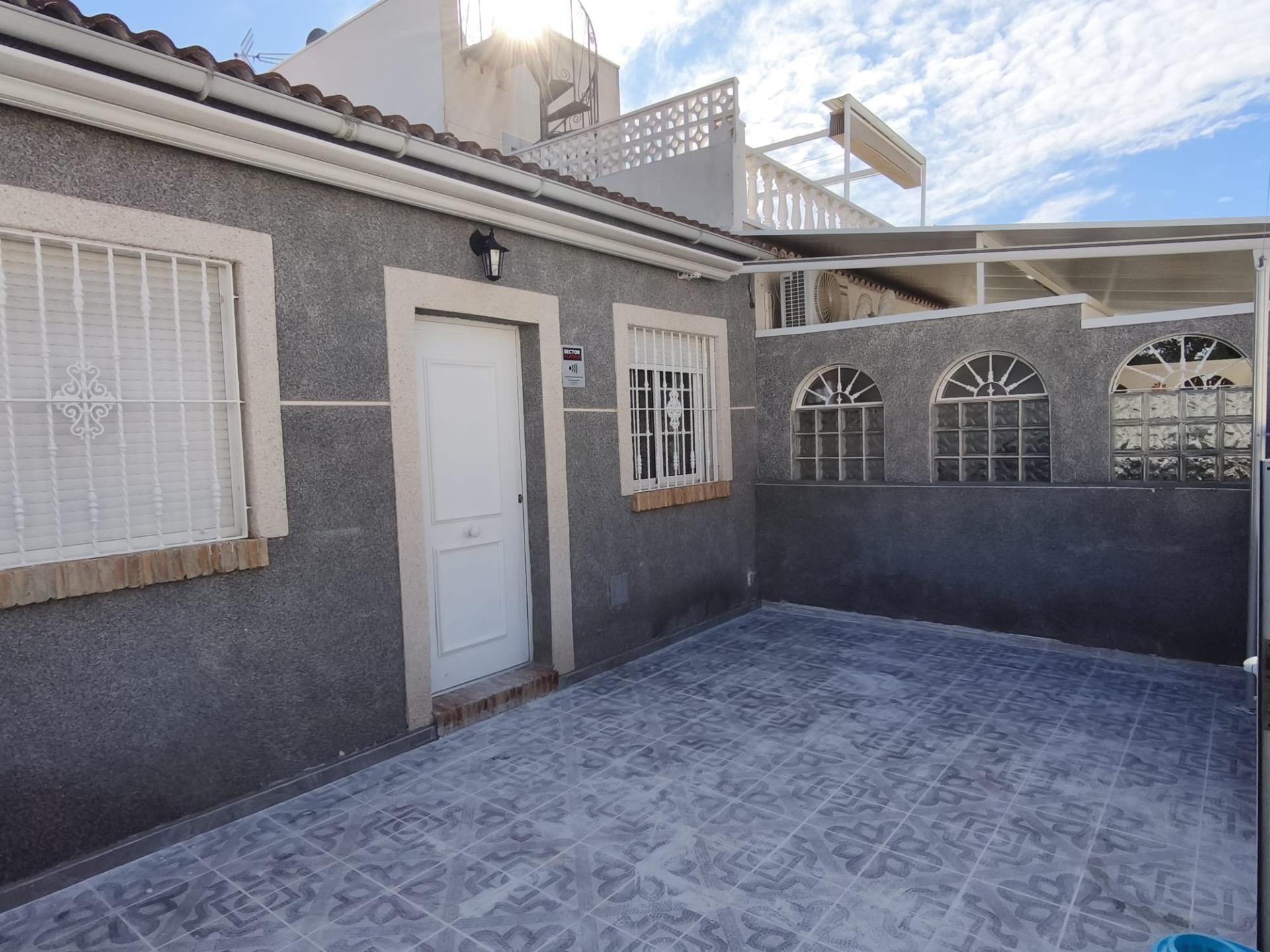 2 Bed, 1 Bath, HouseFor Sale, Torrevieja, Alicante