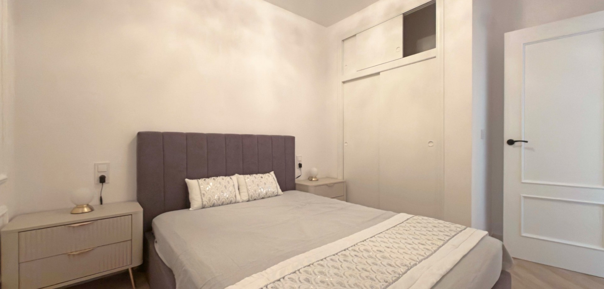 2 Bed, 1 Bath, ApartmentFor Sale, Torrevieja, Alicante