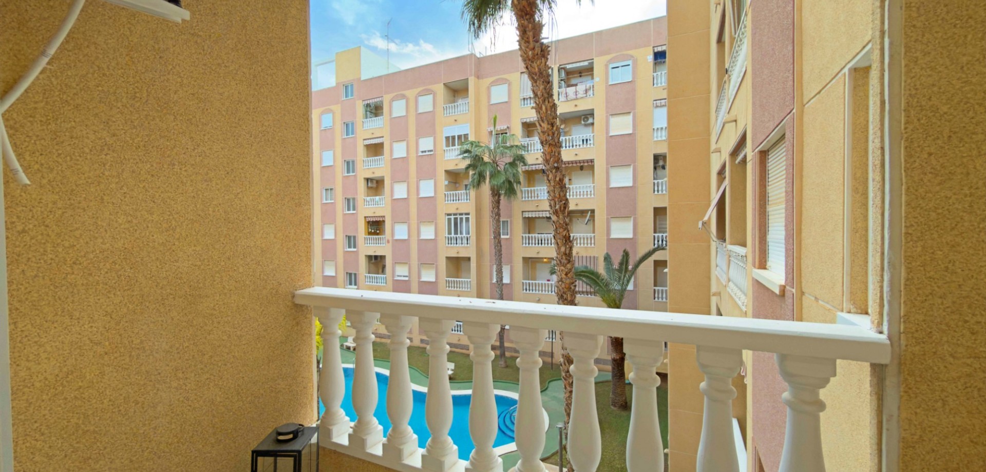 2 Bed, 1 Bath, ApartmentFor Sale, Torrevieja, Alicante