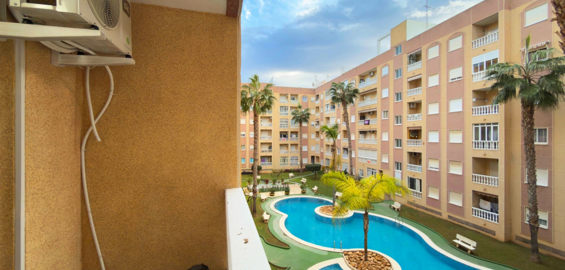 2 Bed, 1 Bath, ApartmentFor Sale, Torrevieja, Alicante