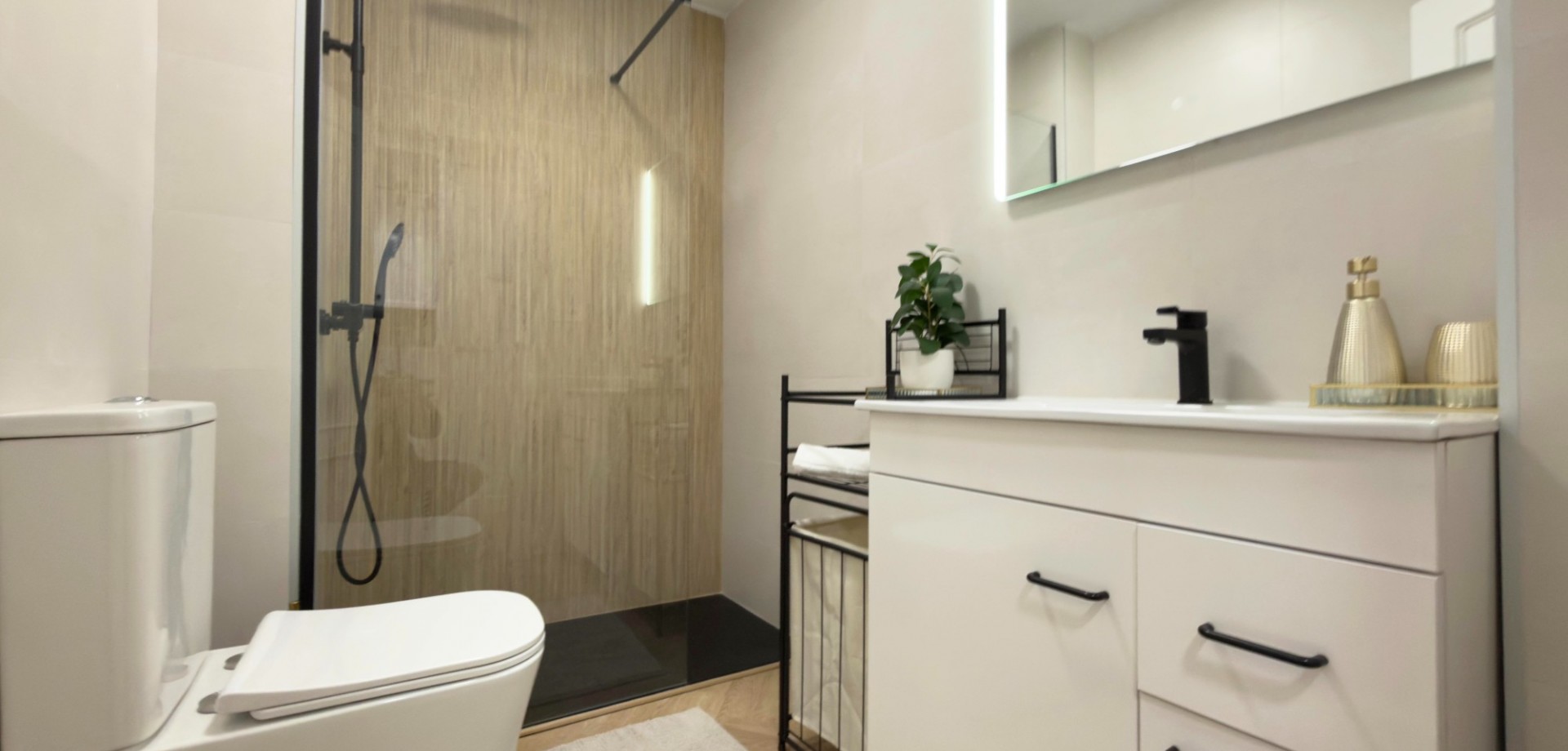 2 Bed, 1 Bath, ApartmentFor Sale, Torrevieja, Alicante