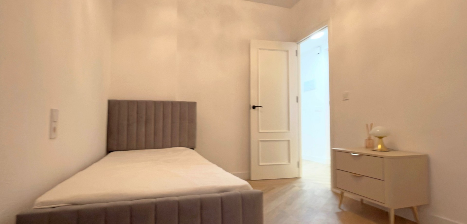 2 Bed, 1 Bath, ApartmentFor Sale, Torrevieja, Alicante