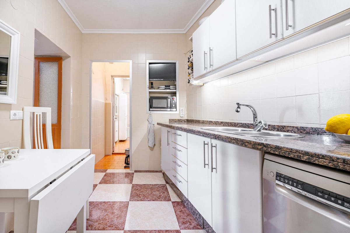 2 Bed, 2 Bath, HouseFor Sale, Estepona, Malaga