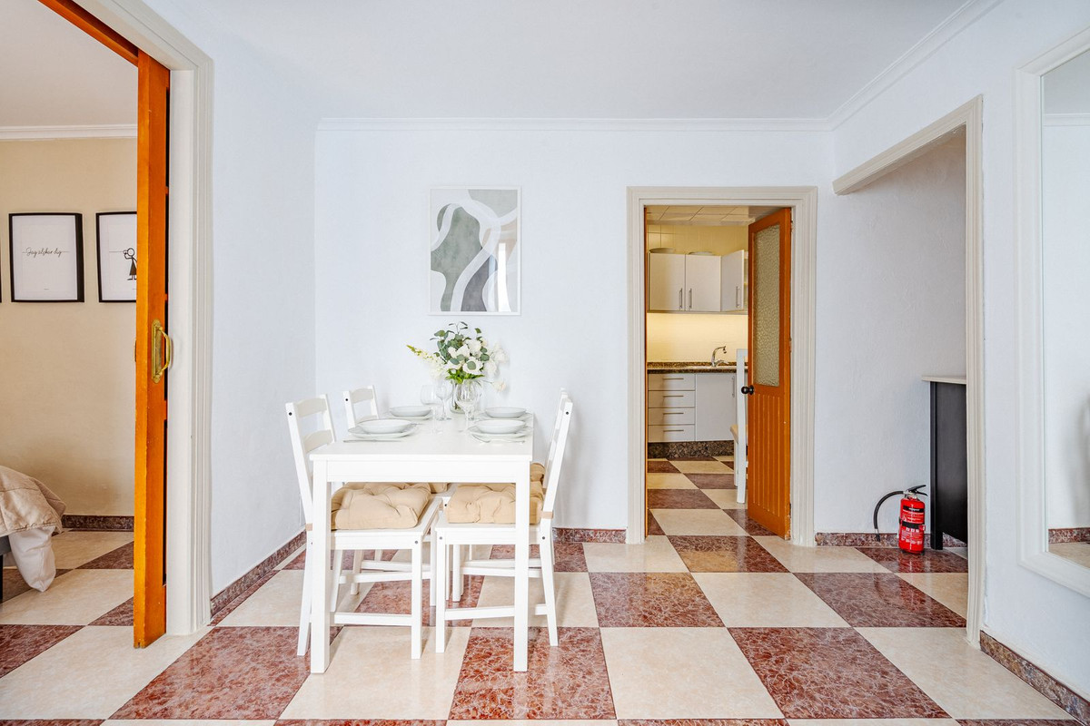 2 Bed, 2 Bath, HouseFor Sale, Estepona, Malaga