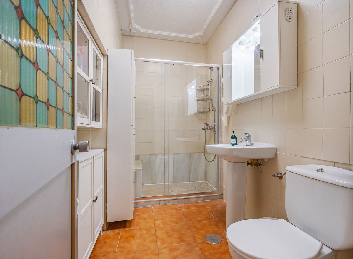 2 Bed, 2 Bath, HouseFor Sale, Estepona, Malaga