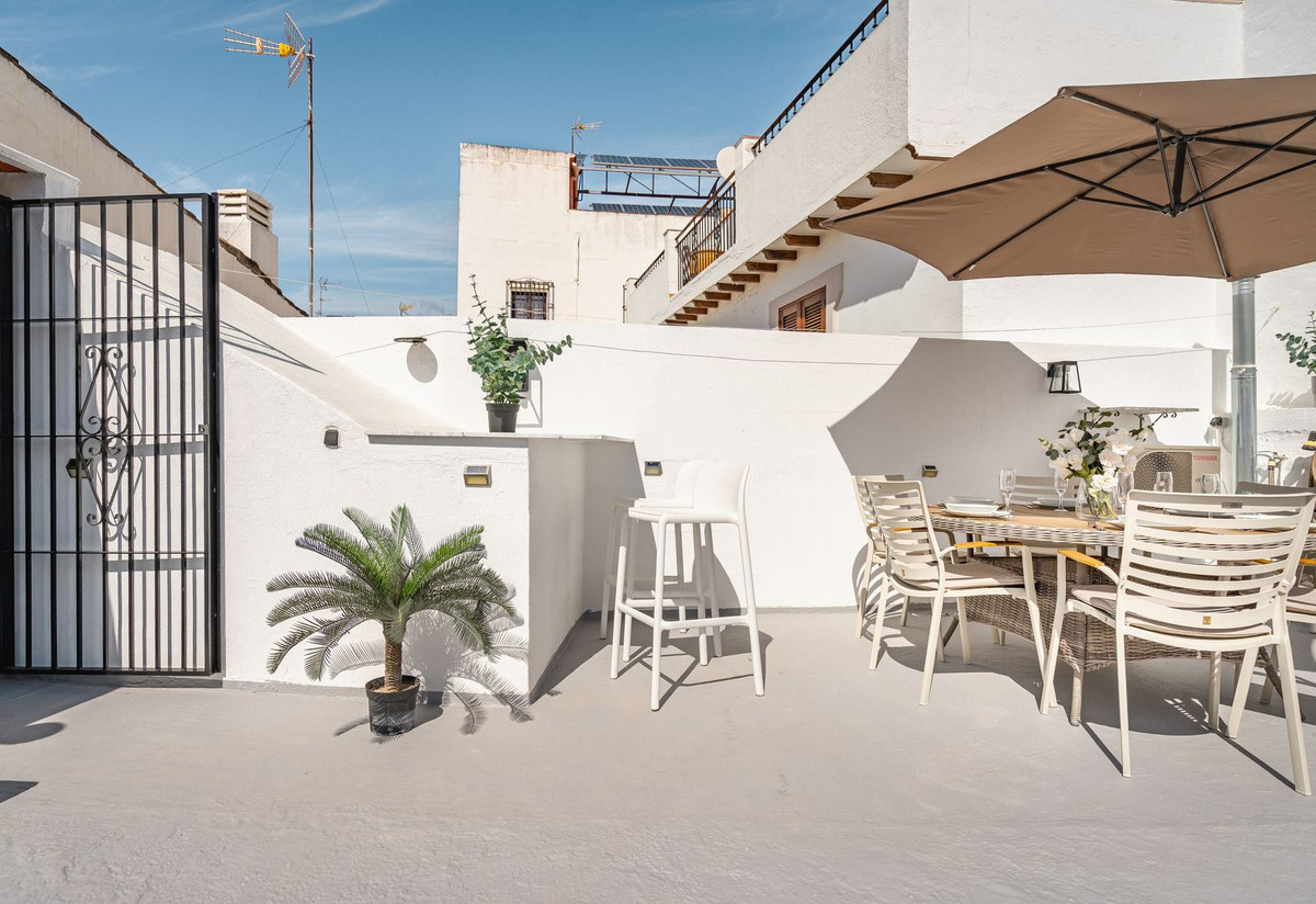 2 Bed, 2 Bath, HouseFor Sale, Estepona, Malaga